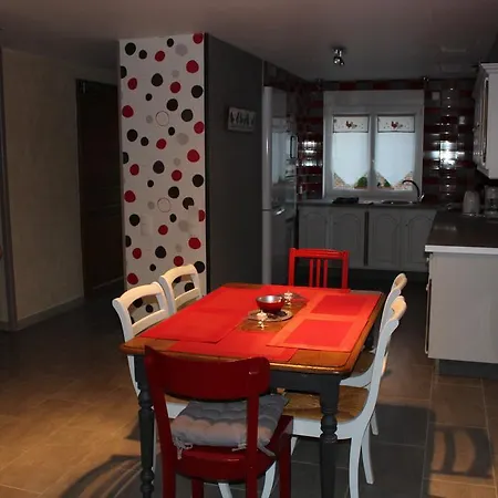 Au Relais Du Canal A Grand Gabarit Nesle Buitenkant foto